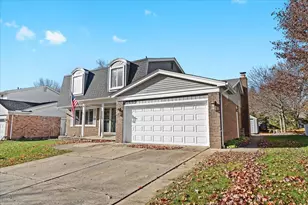 9469 Baywood Dr, Plymouth, MI 48170 - Photo 3