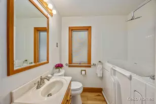 2818 Edgewood Ave NE, Grand Rapids, MI 49505 - Photo 15