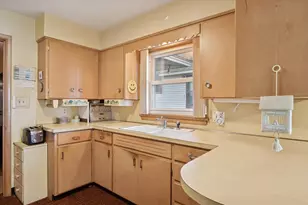 2016 Lake St, Holland, MI 49424 - Photo 7