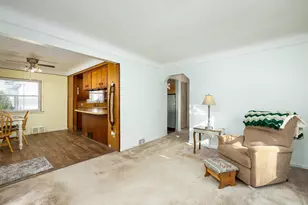 1042 Champaign Rd, Lincoln Park, MI 48146 - Photo 9