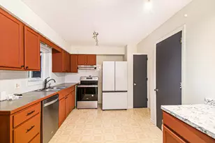 2409 Victor Ave, Lansing, MI 48911 - Photo 11