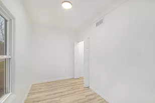 216 S Center St, Stockbridge, MI 49285 - Photo 9