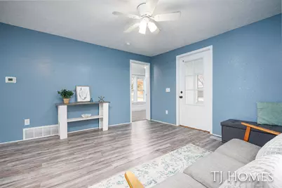 1061 E Forest Avenue, Muskegon, MI 49442 - Photo 3