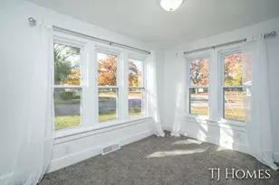 1061 E Forest Ave, Muskegon, MI 49442 - Photo 15