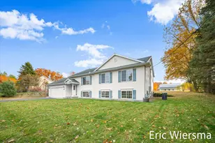 7635 Hessler Dr NE, Rockford, MI 49341 - Photo 3