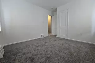 4506 Syracuse St, Dearborn Heights, MI 48125 - Photo 7