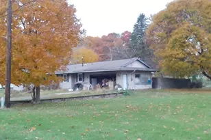 3250 Carlton Blvd, Jackson, MI 49203 - Photo 3