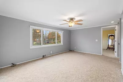 8670 Tamarack Drive, Shelby Twp, MI 48317 - Photo 11