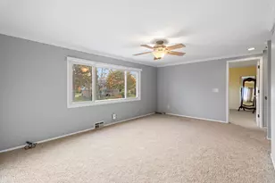 8670 Tamarack Dr, Shelby Twp, MI 48317 - Photo 11