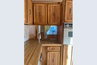 3900 W Jefferson Avenue, Trenton, MI 48183 - Photo 7