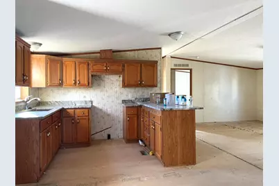 3900 W Jefferson Avenue, Trenton, MI 48183 - Photo 5