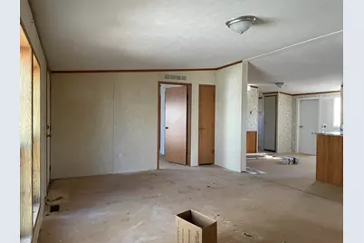 3900 W Jefferson Avenue, Trenton, MI 48183 - Photo 7