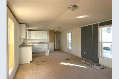 3900 W Jefferson Avenue, Trenton, MI 48183 - Photo 3