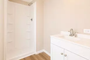 3900 W Jefferson Ave, Trenton, MI 48183 - Photo 7