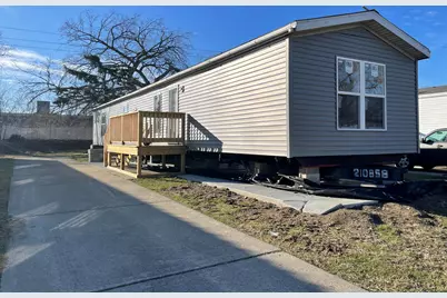 3900 W Jefferson Avenue, Trenton, MI 48183 - Photo 1