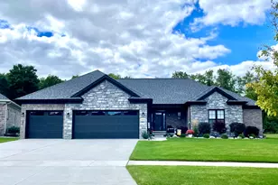 20869 Prairie Creek Blvd, Brownstown, MI 48134 - Photo 5
