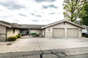 564 Lake Dr, Coldwater, MI 49036 - Photo 7