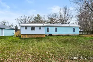 6220 W Riverside Dr, Saranac, MI 48881 - Photo 5