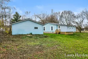 6220 W Riverside Dr, Saranac, MI 48881 - Photo 9