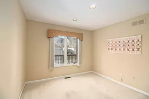 29470 Cove Creek Ln, Farmington Hills, MI 48334 - Photo 9