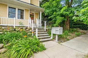 922 Catherine St, Ann Arbor, MI 48104 - Photo 3