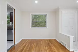 29484 Spring Hill Dr, Southfield, MI 48076 - Photo 11