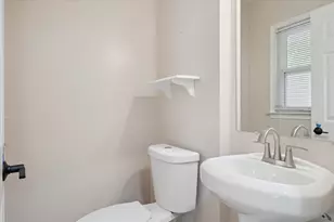 29484 Spring Hill Dr, Southfield, MI 48076 - Photo 17