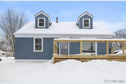 273 Summit Avenue NE, Rockford, MI 49341 - Photo 3