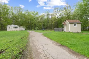 24118 Martinsville Rd, Belleville, MI 48111 - Photo 21