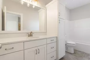 11913 Smithfield Dr, Holland, MI 49424 - Photo 39