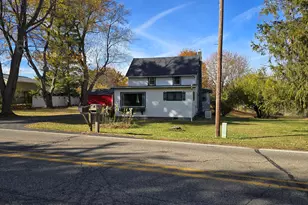 180 Reading Ave, Hillsdale, MI 49242 - Photo 3