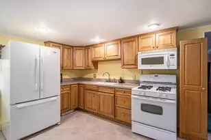 51765 Easy St, Paw Paw, MI 49079 - Photo 9