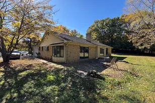 5218 Cherokee Ct, Troy, MI 48098 - Photo 3