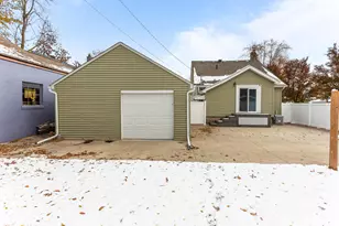 38 Riverside Dr, Mount Clemens, MI 48043 - Photo 5