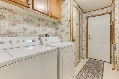 210 Saint Ives N, Lansing, MI 48906 - Photo 11