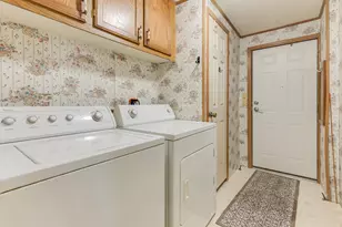 210 St Ives N, Lansing, MI 48906 - Photo 11