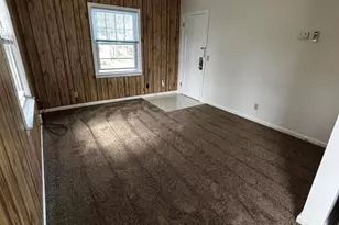 142 N Riverview Dr, Kalamazoo, MI 49004 - Photo 7