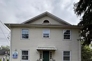 142 N Riverview Dr, Kalamazoo, MI 49004 - Photo 1