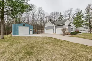 6691 E Point Dr, Fruitport, MI 49415 - Photo 59