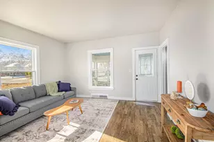 1505 Carl Breeding Wy, Jackson, MI 49203 - Photo 3