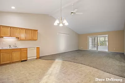 347 Timberlake E, Holland, MI 49424 - Photo 9