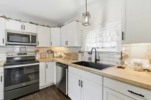 419 E Vine St, Vicksburg, MI 49097 - Photo 15