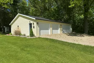 5020 Roundtree Dr, Middleville, MI 49333 - Photo 3