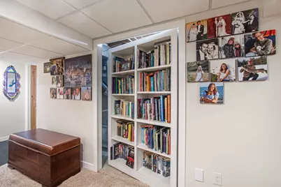 89 S Division Avenue, Holland, MI 49424 - Photo 27