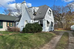 63 Maple Grove Ave, Battle Creek, MI 49017 - Photo 1