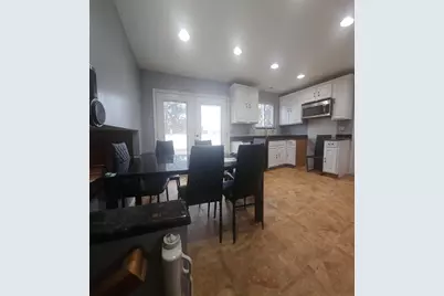 29730 Mackenzie Circle E, Warren, MI 48092 - Photo 3