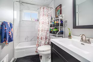27042 Brettonwoods St, Madison Heights, MI 48071 - Photo 11