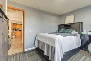 330 Oak Ridge St, Mason, MI 48854 - Photo 9