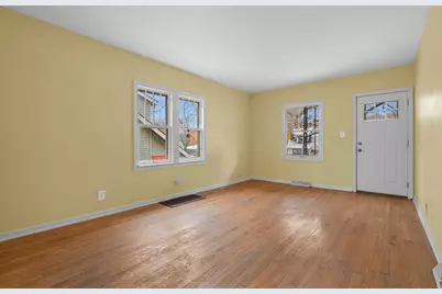 1120 W Maple  St, Kalamazoo, MI 49008 - Photo 5