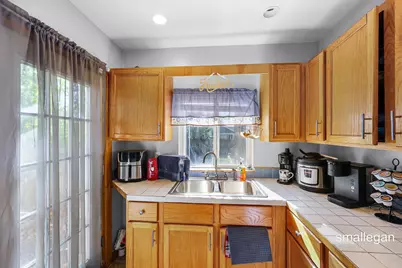 1085 E Larch Avenue, Muskegon, MI 49442 - Photo 11